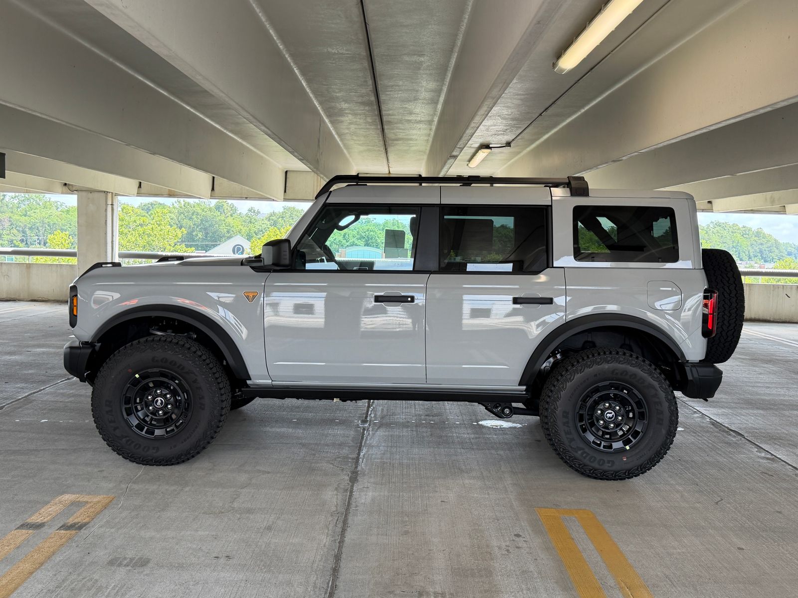 New 2026 Avalanche Gray Ford Badlands image 3