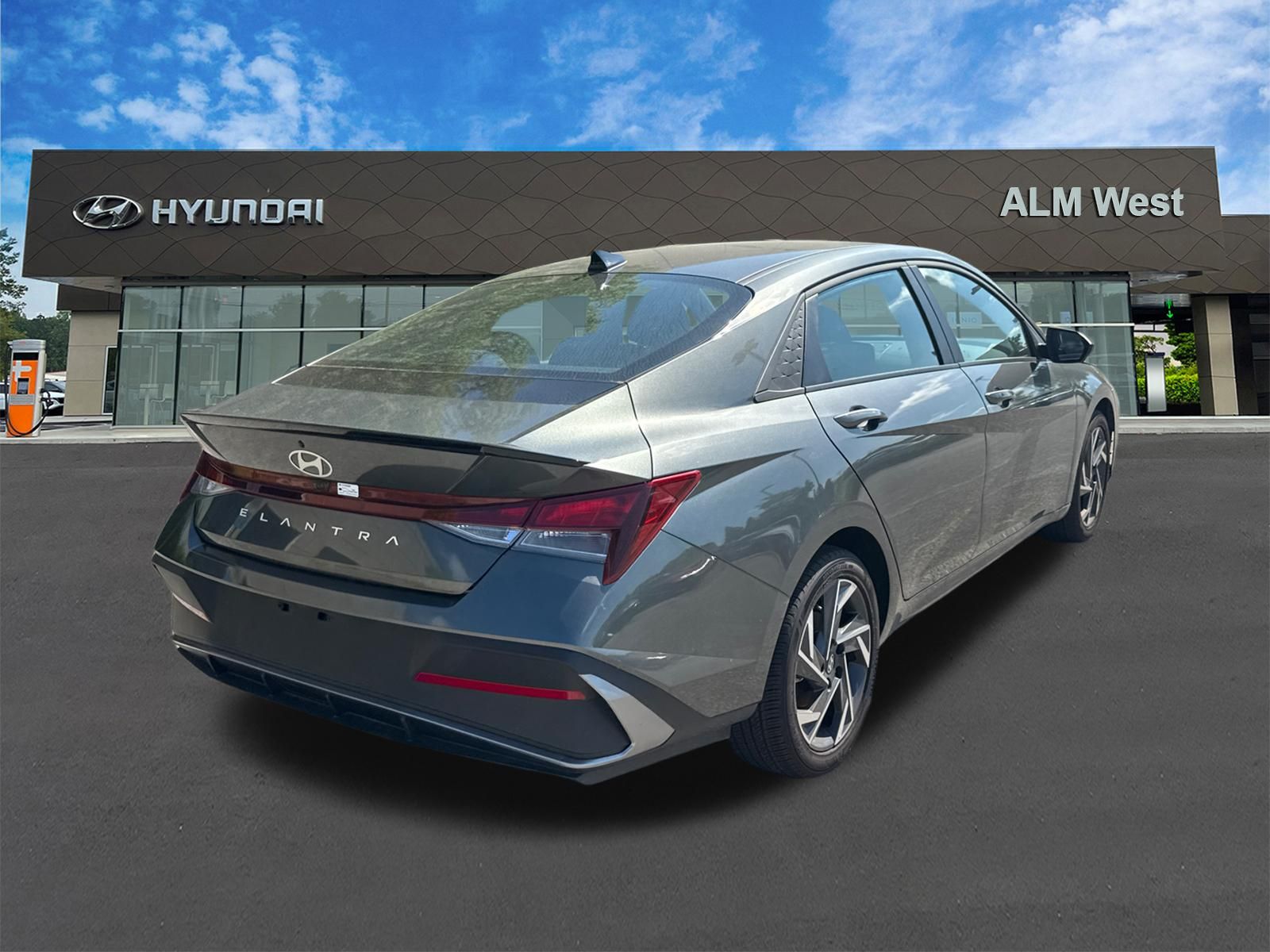 Used 2025 Gray Hyundai SEL Sport image 5