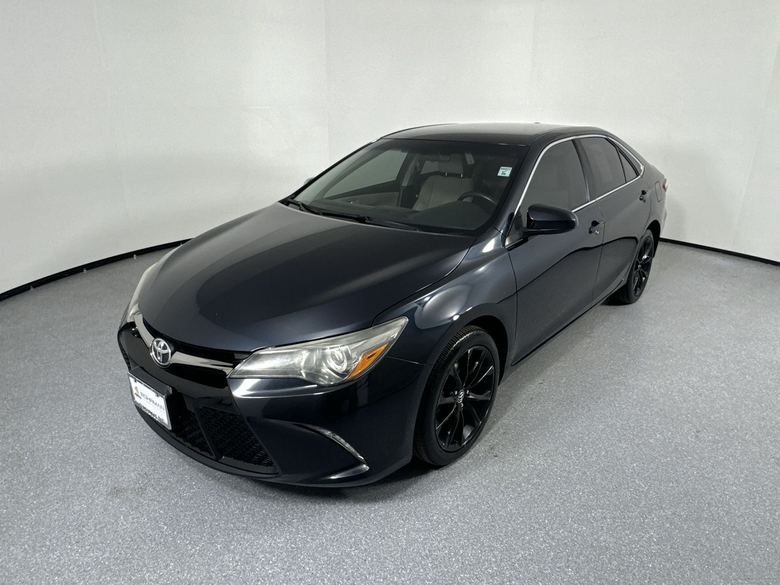 2015 Toyota Camry XLE 23