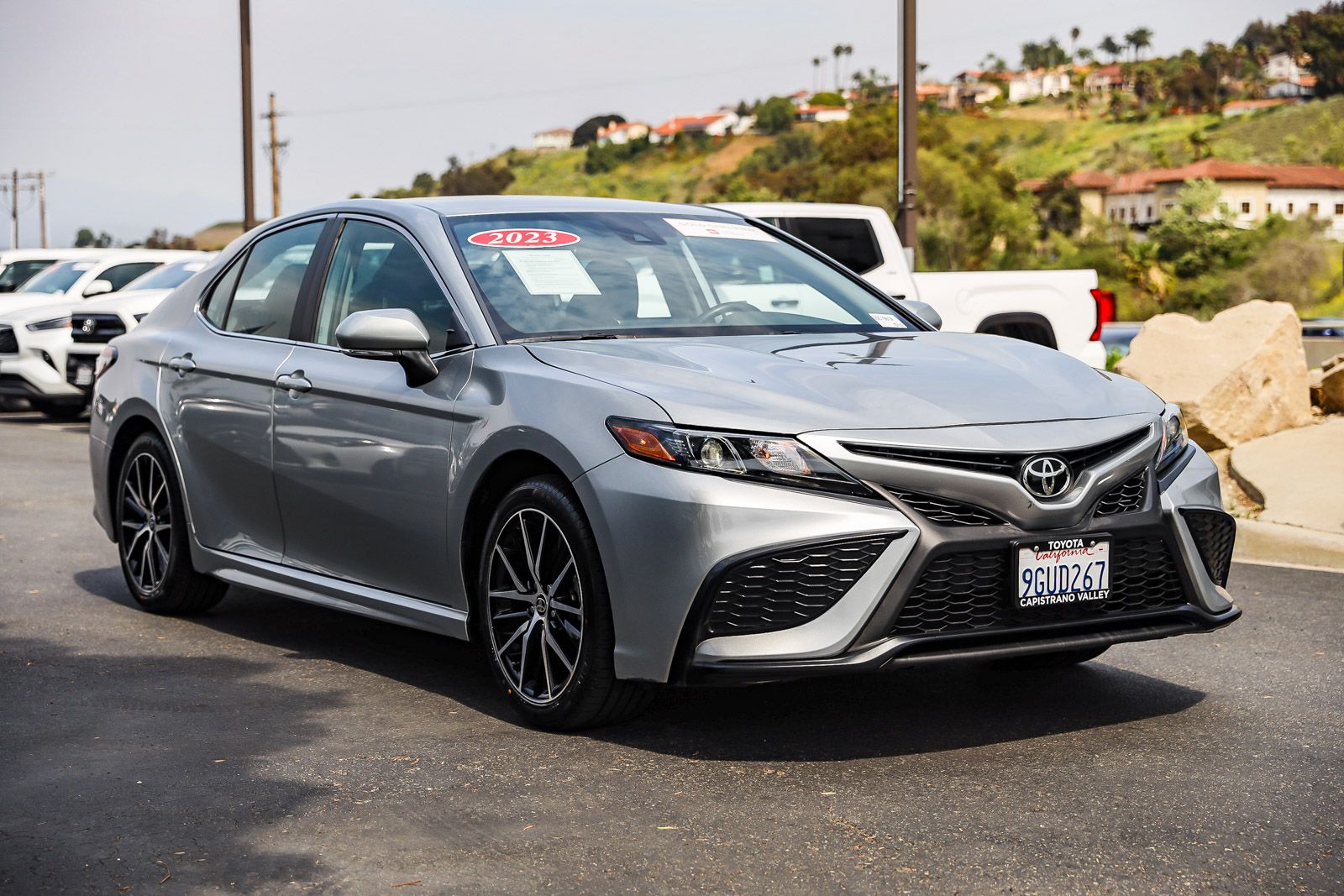 View vehicle photo 3