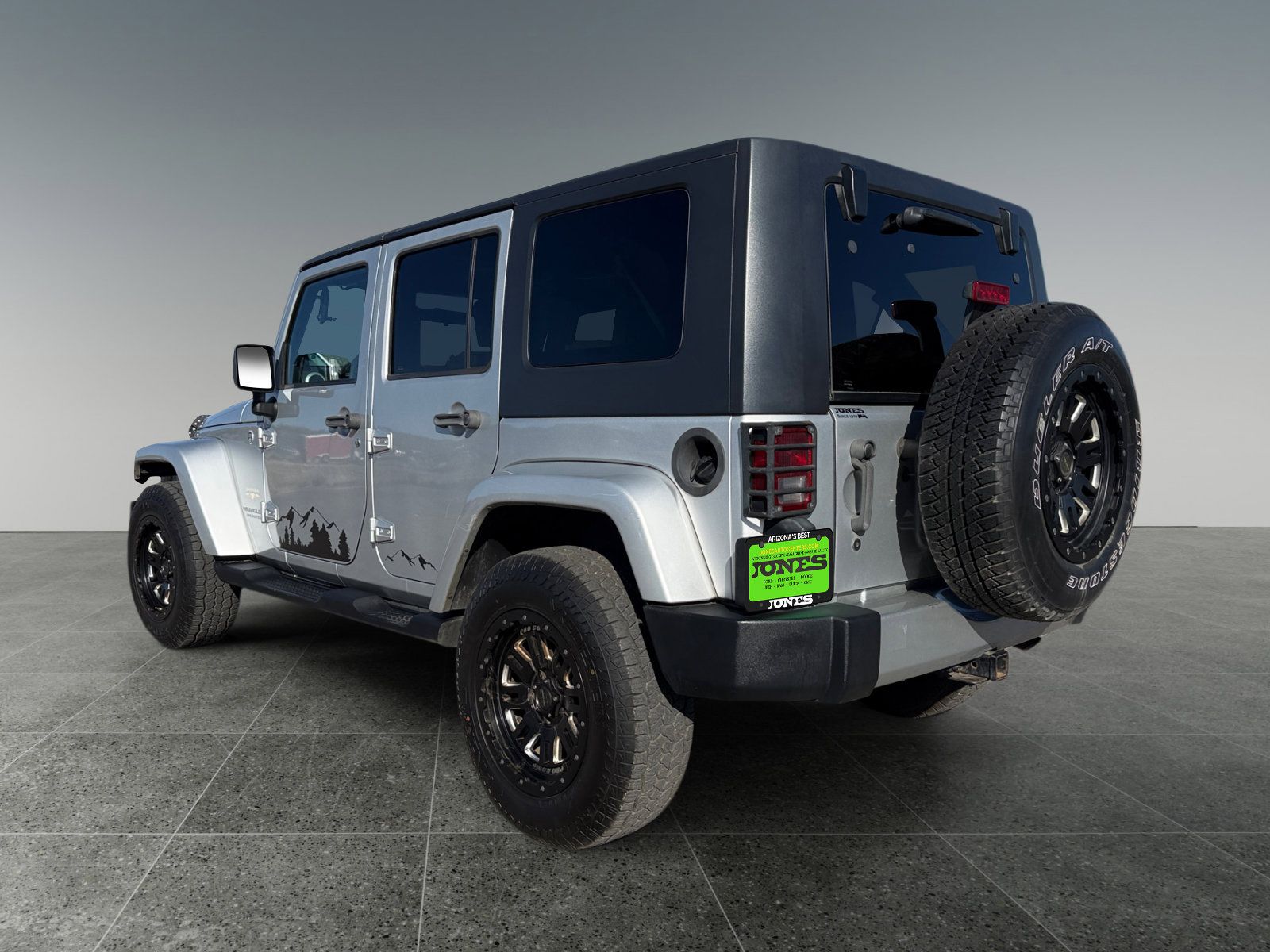 View vehicle photo 4