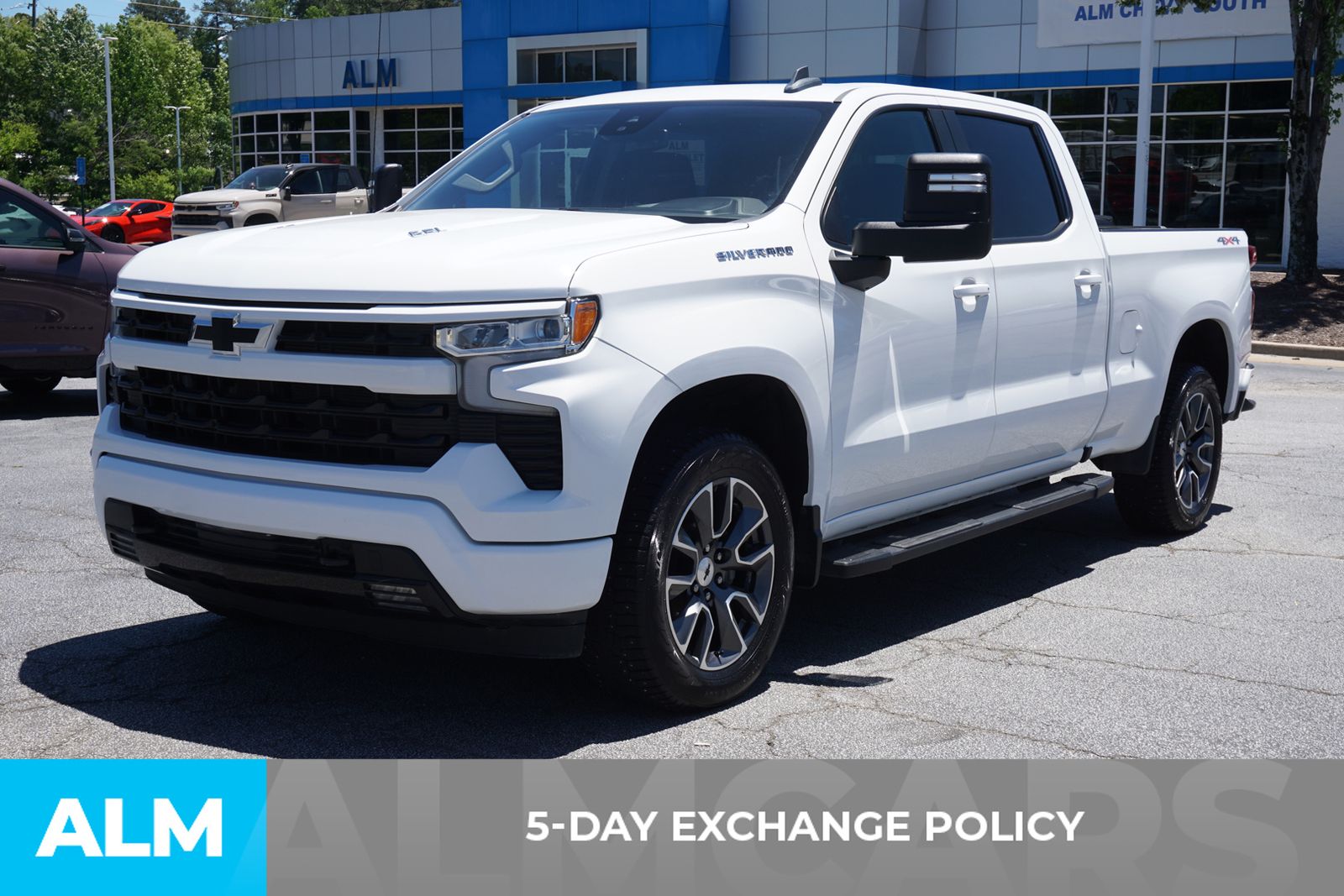 Used 2022 White Chevrolet RST image 5