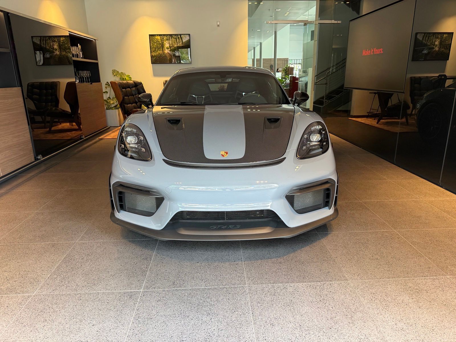 2024 Porsche 718 Cayman GT4 RS — full photo 1 of 10