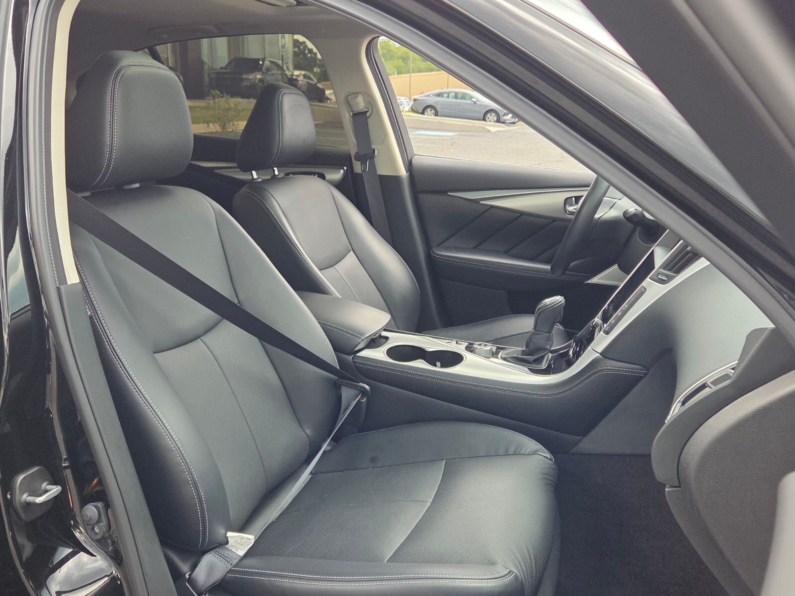 Used 2024 Black INFINITI LUXE image 15