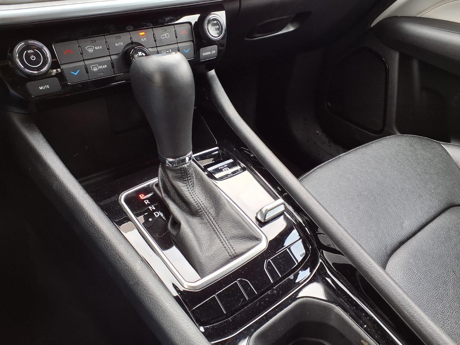 2025 Jeep Compass Limited White at Texan Dodge Chrysler Jeep Ram
