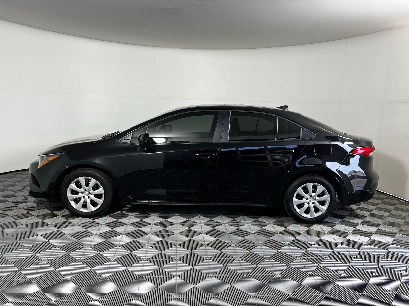 Thumbnail: 2025 Toyota Corolla - 8