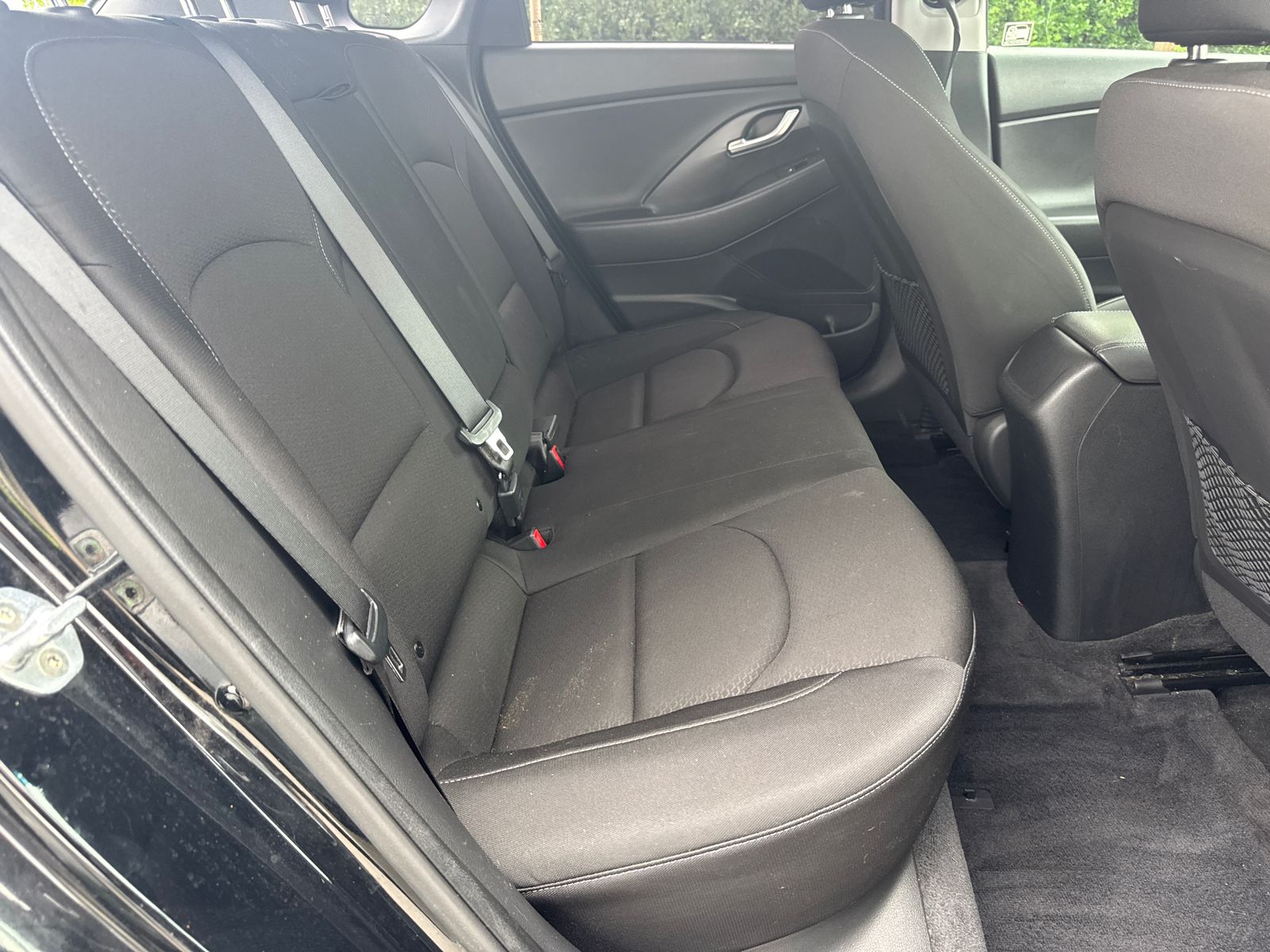 Used 2018 Black Hyundai Base image 15