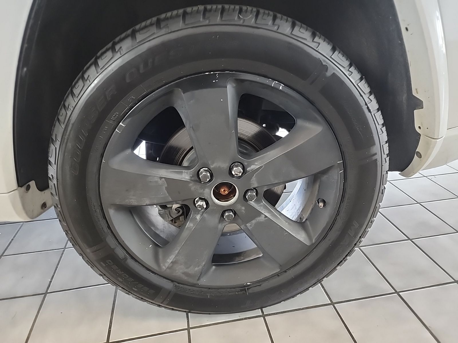 Used 2014 Bright White Clearcoat Jeep Overland image 24