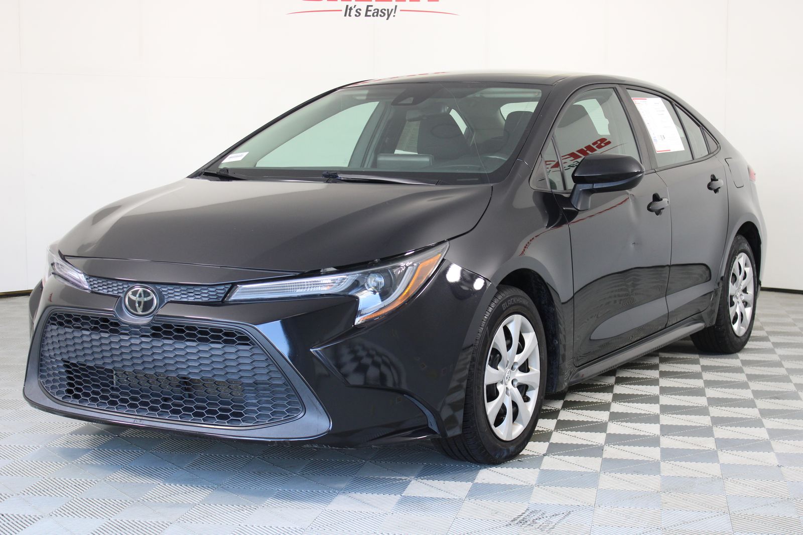 Used 2022 Black Toyota LE image 4