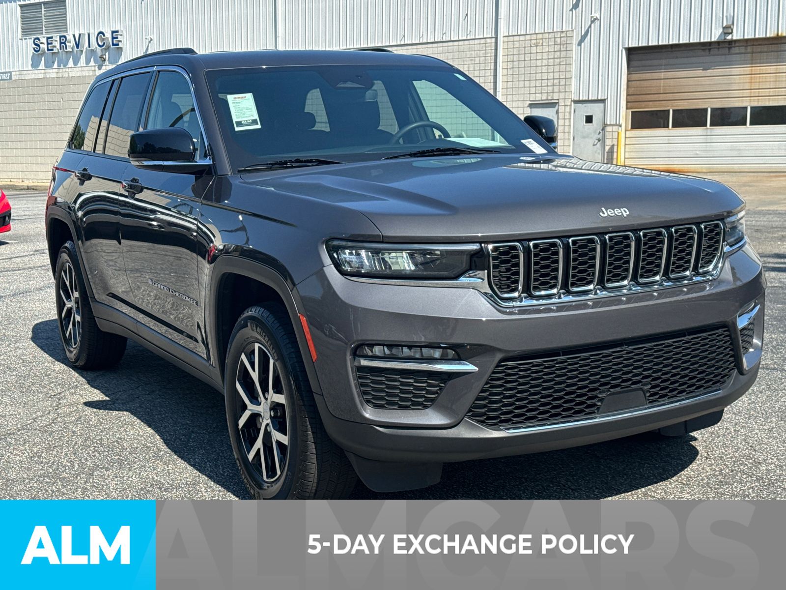 2024 Jeep Grand Cherokee Limited photo 3