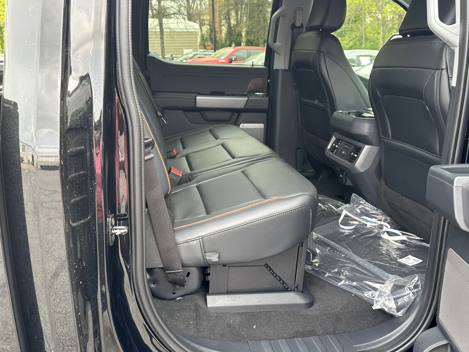 New 2026 Agate Black Metallic Ford F-250® Lariat® image 18