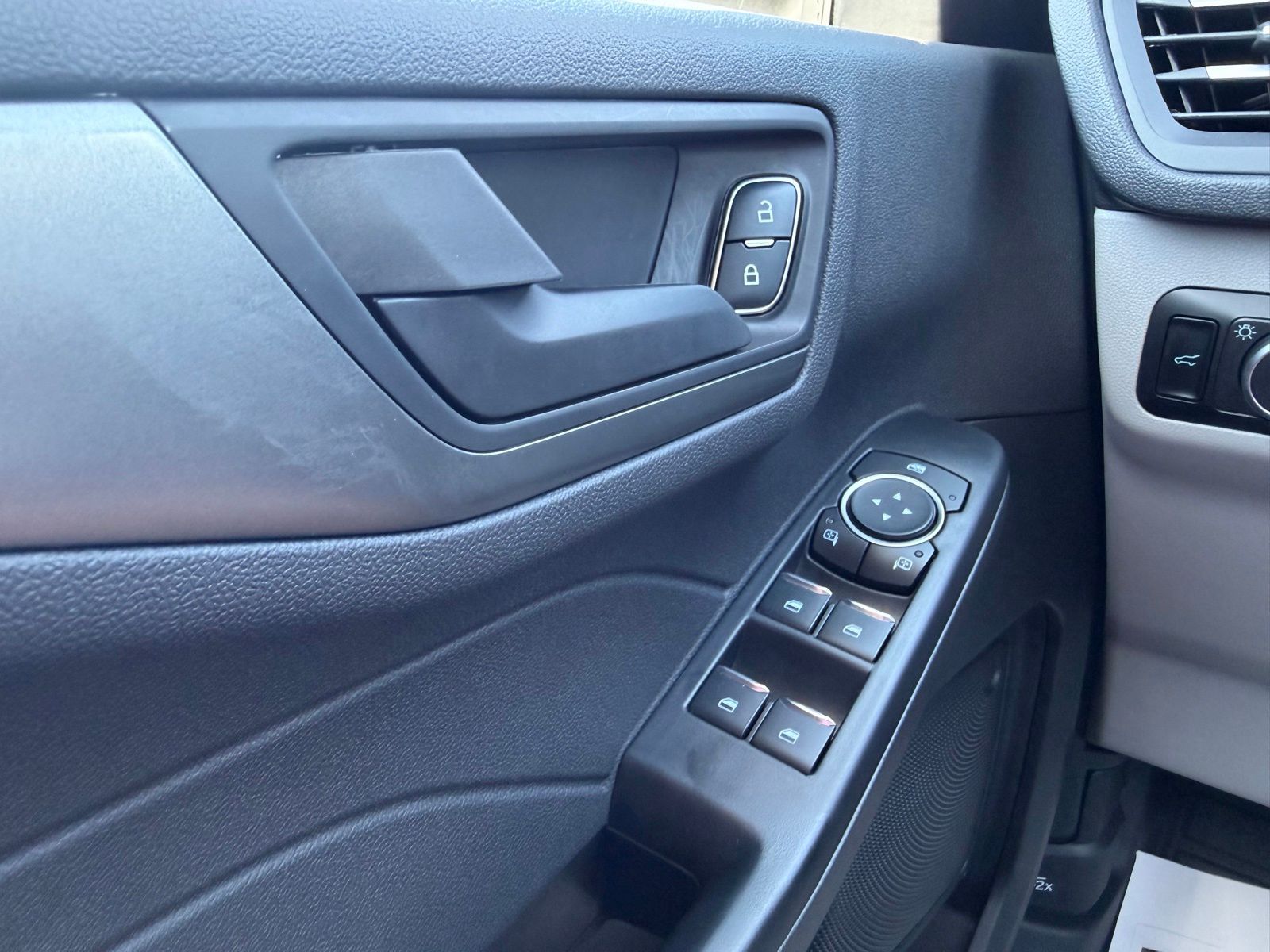 2026 Ford Escape image 25