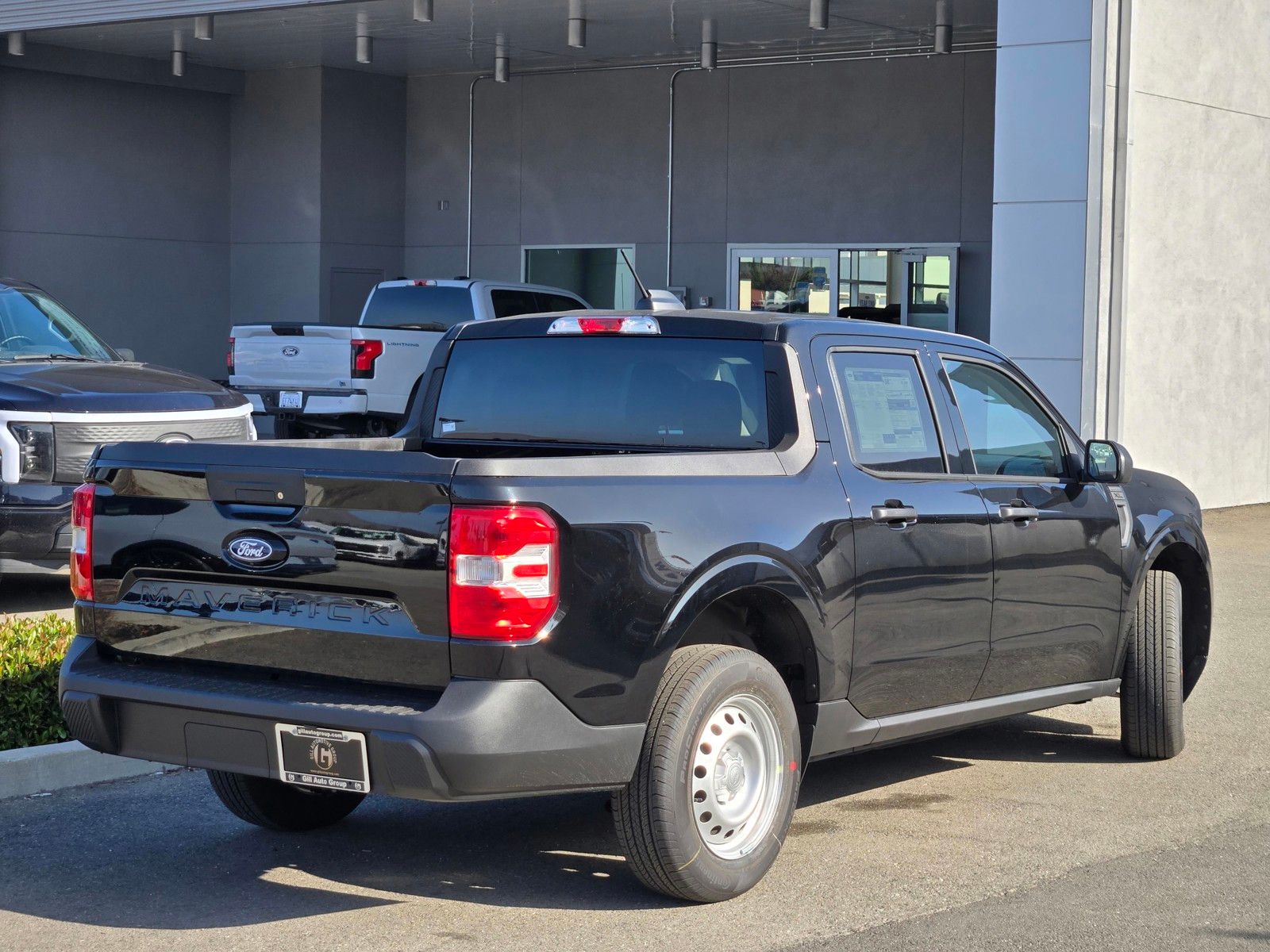 New 2025 Black Ford XL image 4