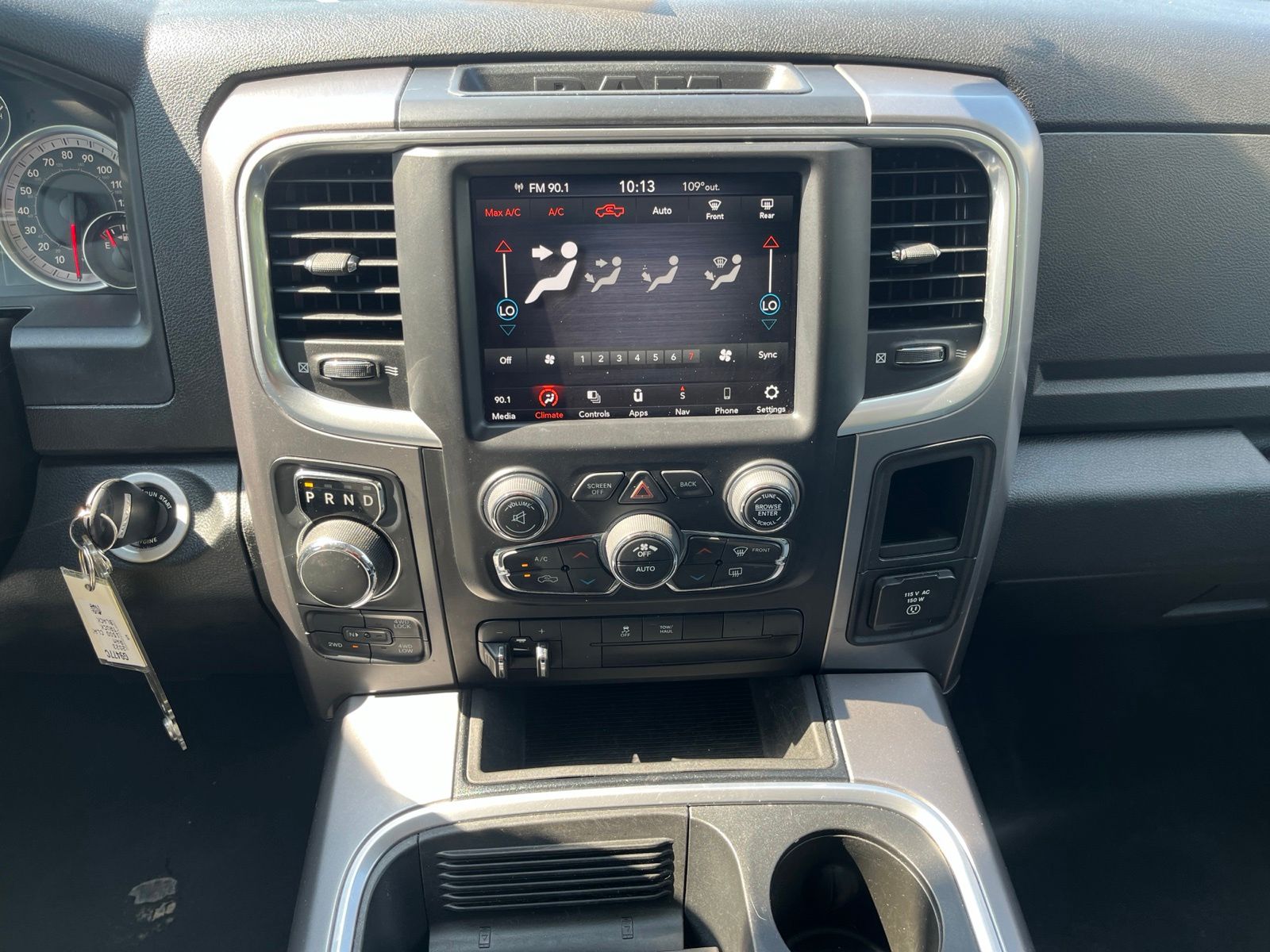 2023 Ram 1500 Classic SLT - 9