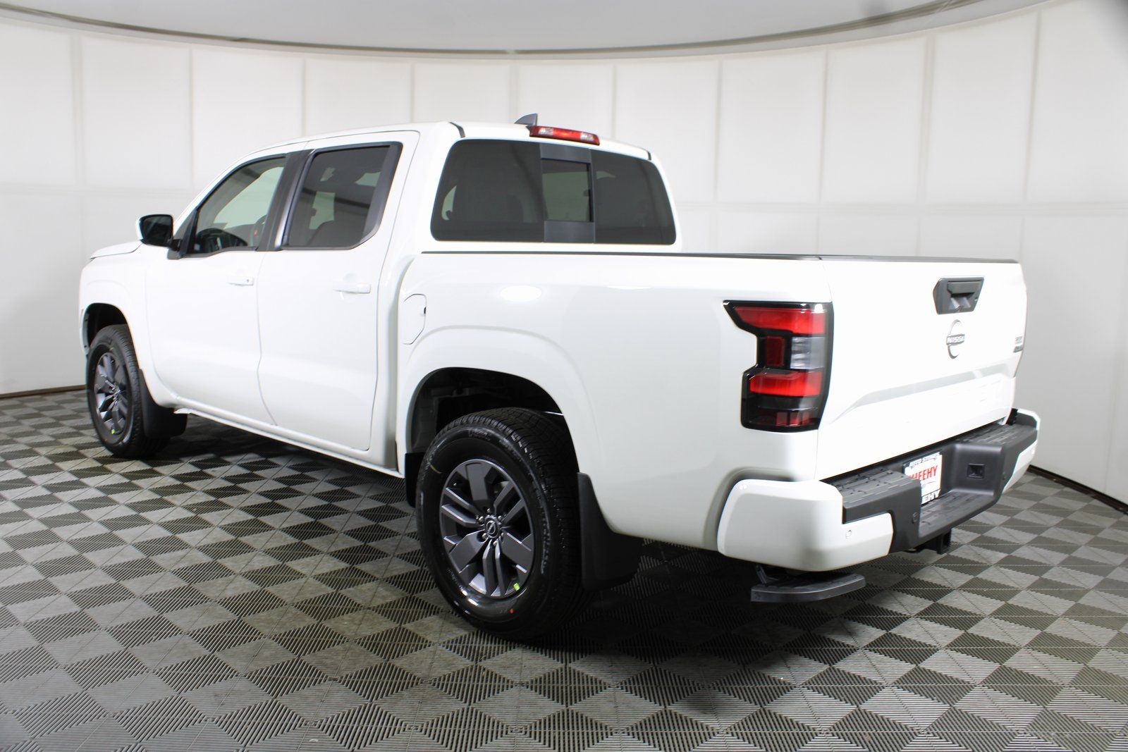 View vehicle photo 4