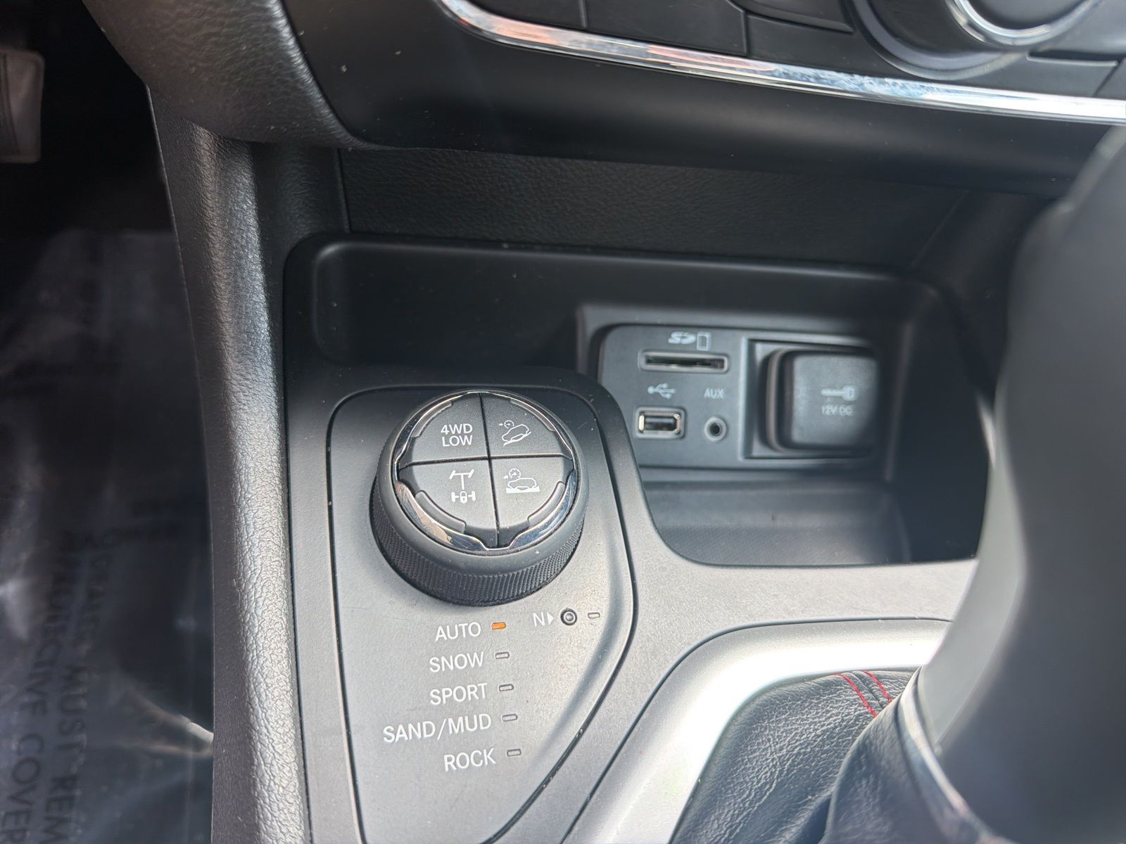 Used 2017 Billet Silver Metallic Clearcoat Jeep Trailhawk image 19