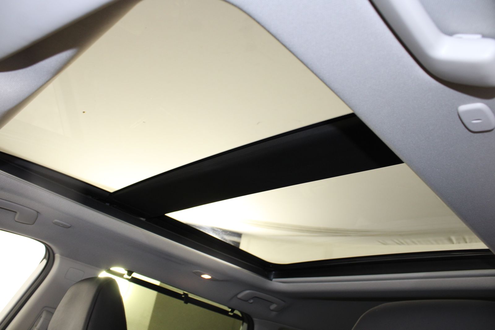 Used 2023 Silver Nissan SV image 33