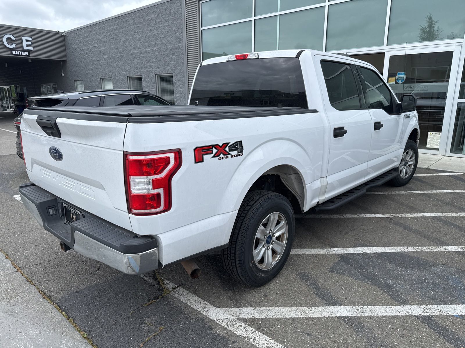 Used 2018 White Ford XLT image 5