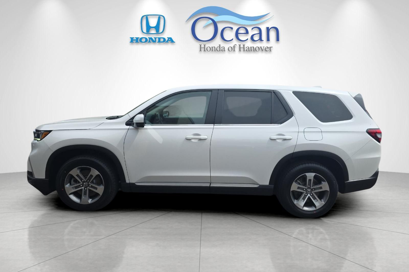Used 2025 Platinum White Pearl Honda EX-L image 6