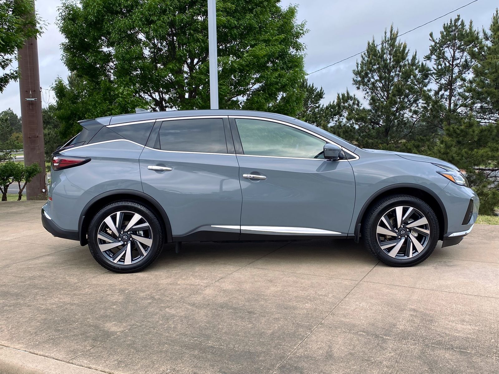 View vehicle photo 7