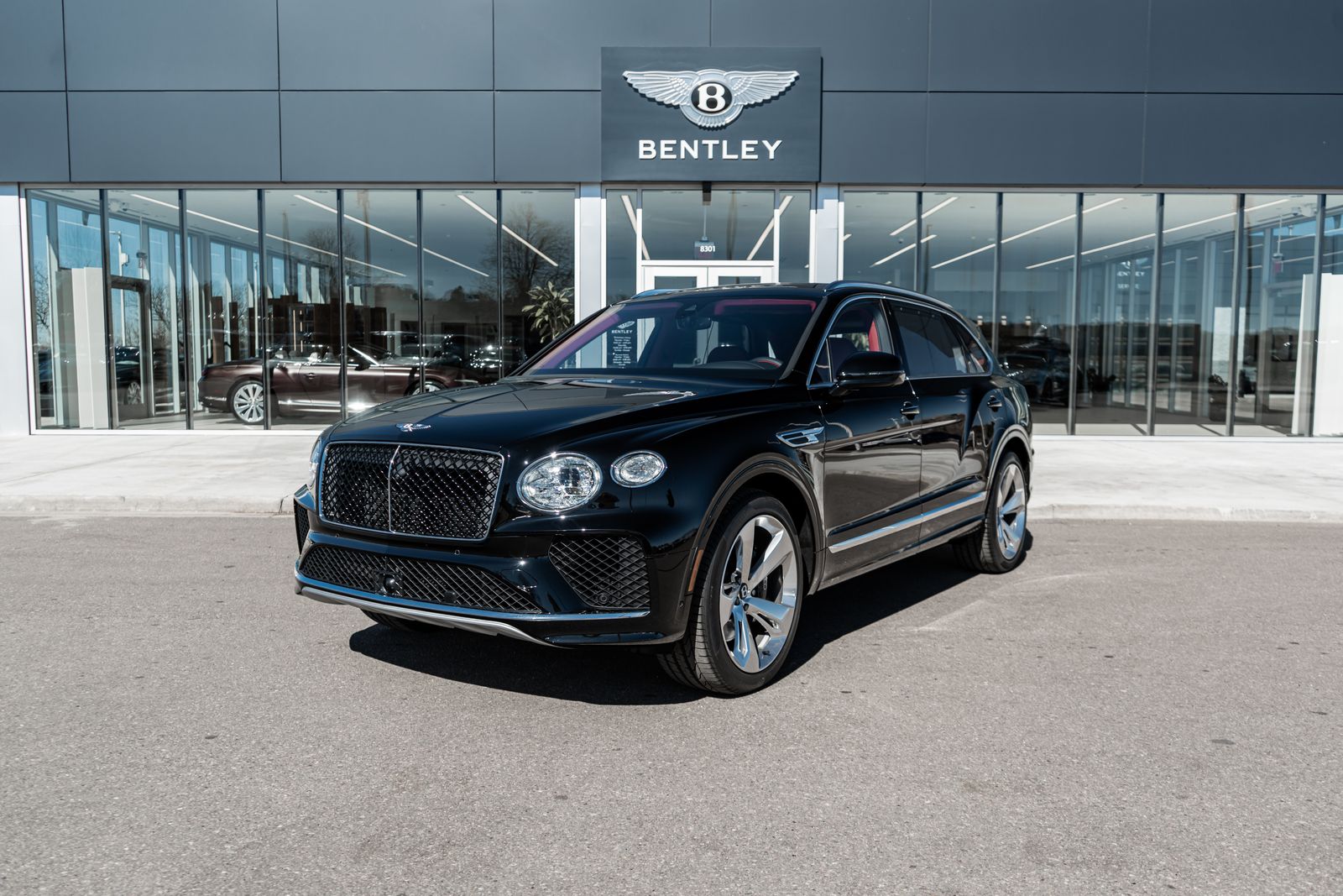2024 Bentley Bentayga V8 EWB's photo