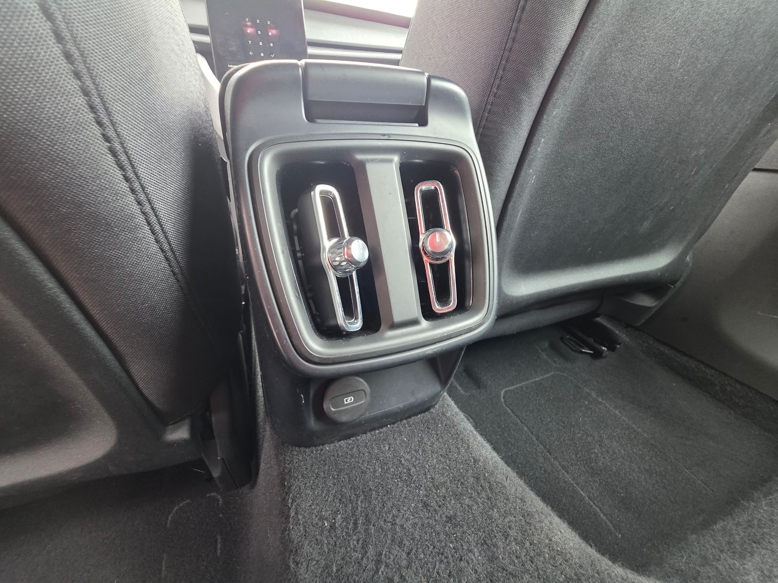 Used 2024  Polestar Long Range Dual Motor image 29