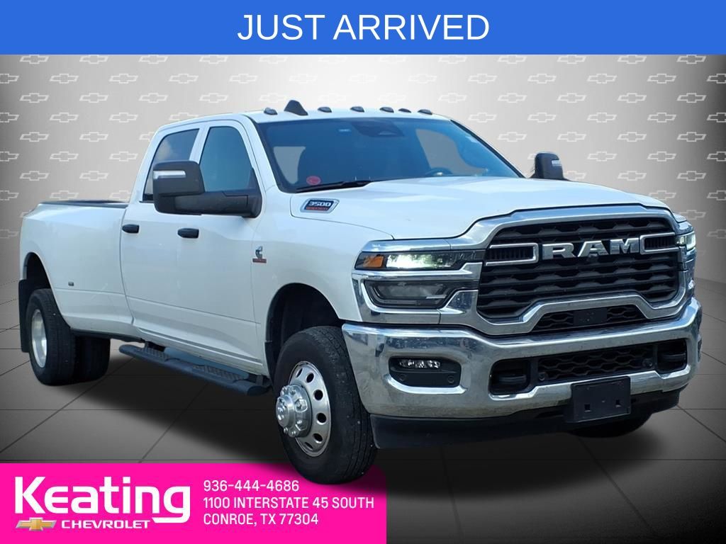Bright White Clearcoat 2026 RAM 3500 Pickup Truck Four-Wheel Drive 8-Speed Automatic