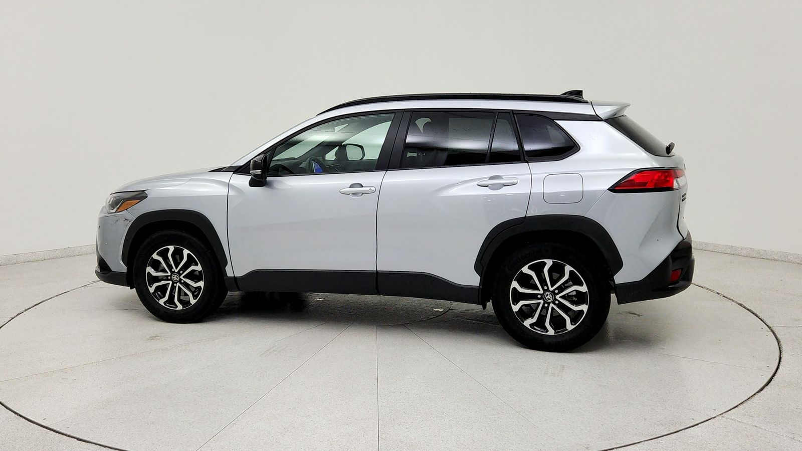 Used 2025 Silver Toyota Hybrid SE image 4