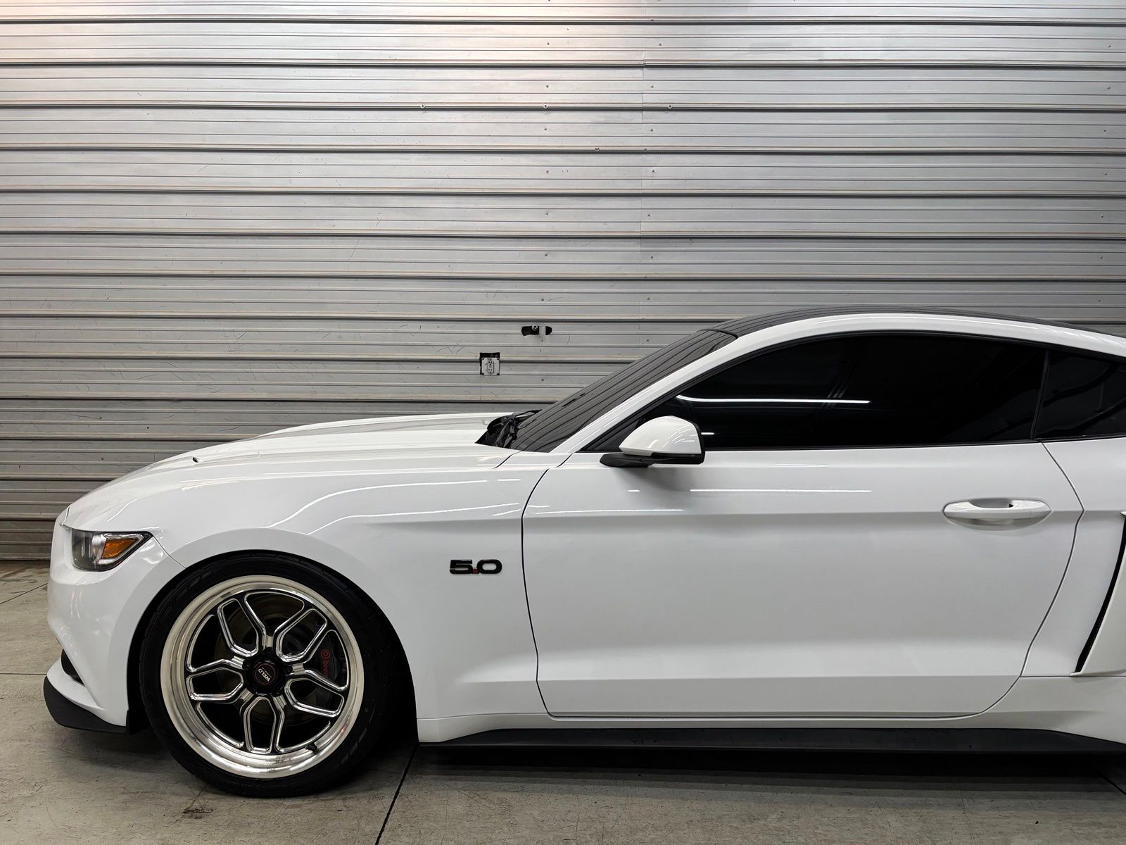 2017 Ford Mustang GT Premium - Image 3