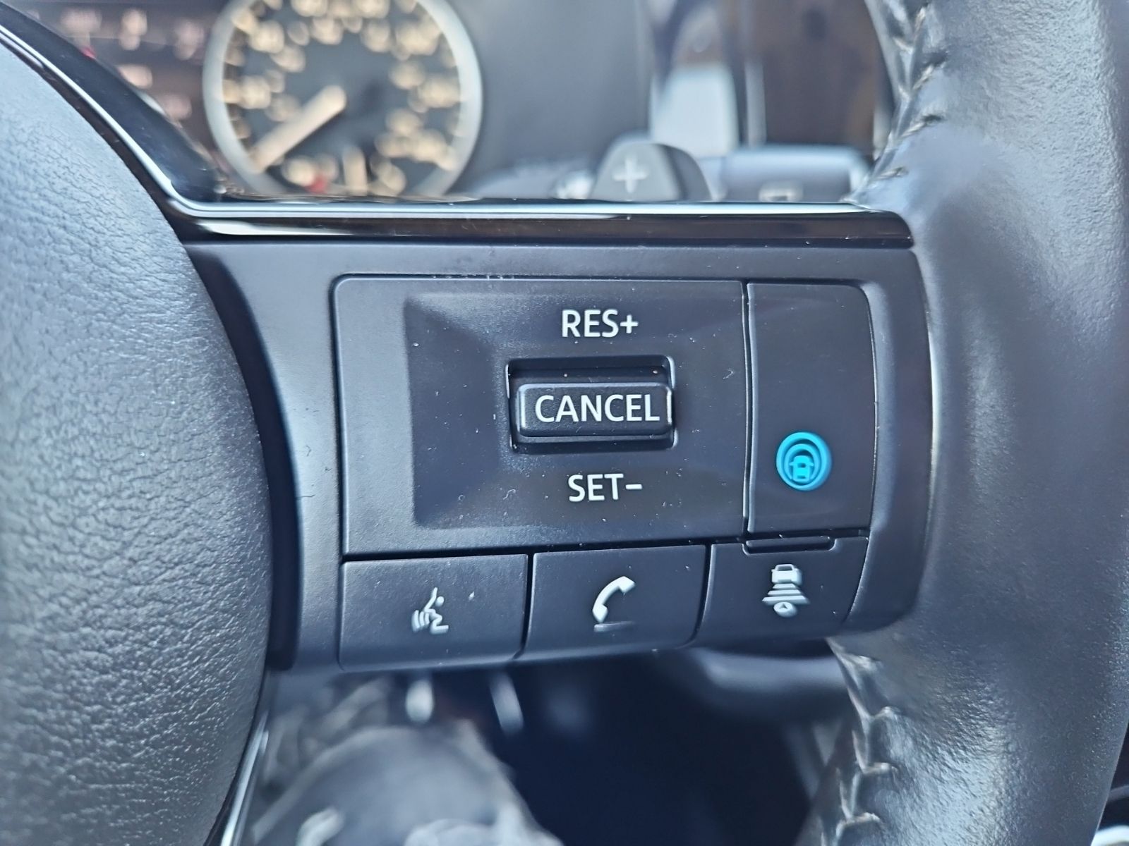 Used 2023 Black Nissan SL image 31