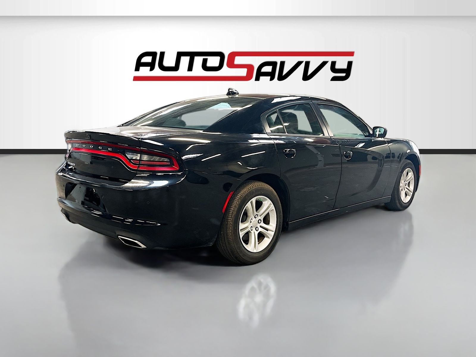 Used 2023 Black Dodge SXT image 7