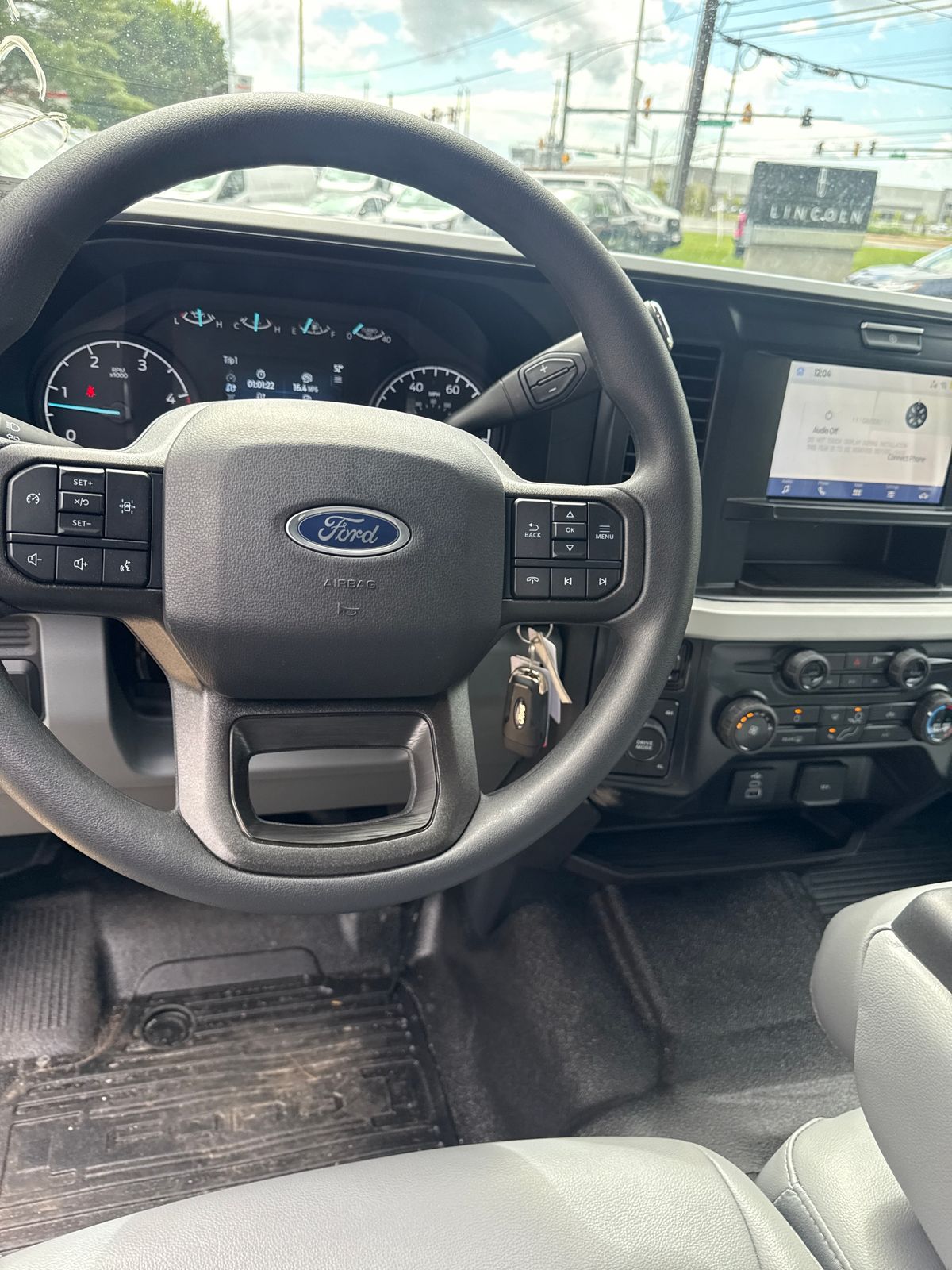 New 2026 Oxford White Ford XL image 7