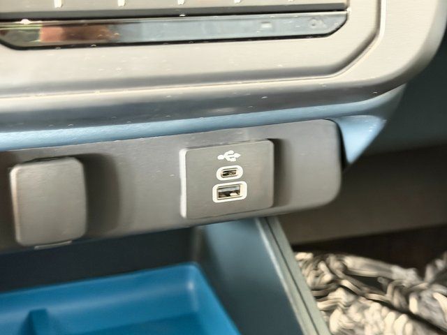 New 2025 Carbonized Gray Metallic Ford XLT image 27
