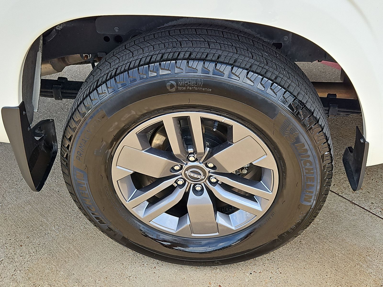 2025 Nissan Frontier SV - 10