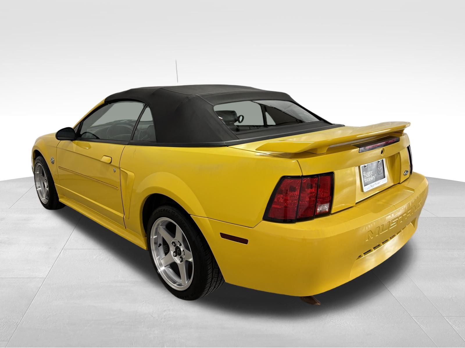 Used Car 2004 Ford Mustang  V6 For Sale Under $10,000 In Austin, Texas