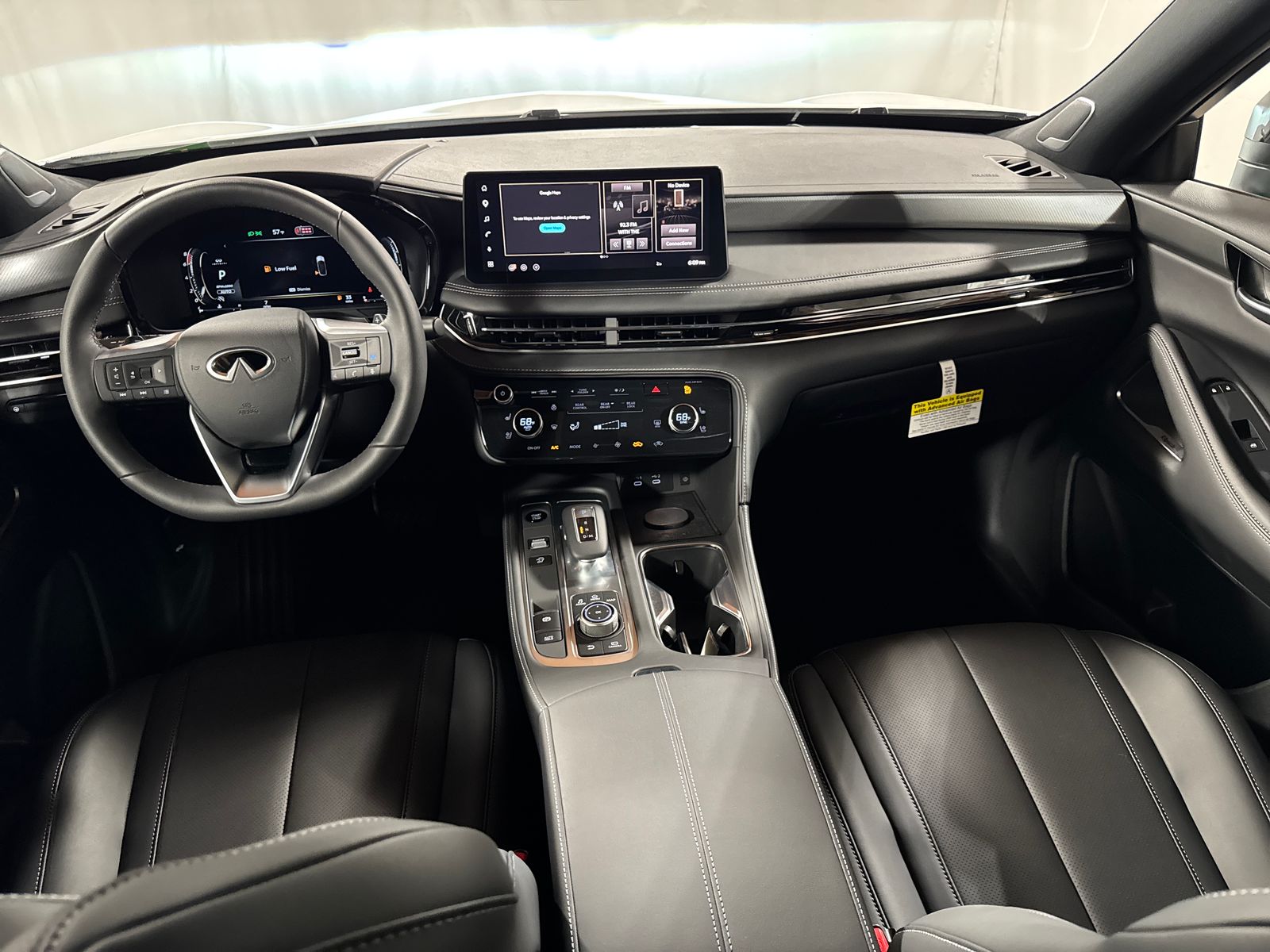 View vehicle photo 4