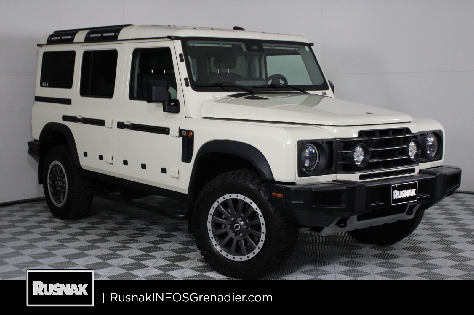 Scottish White 2025 Ineos Grenadier SUV / Crossover Four-Wheel Drive 8-Speed Automatic