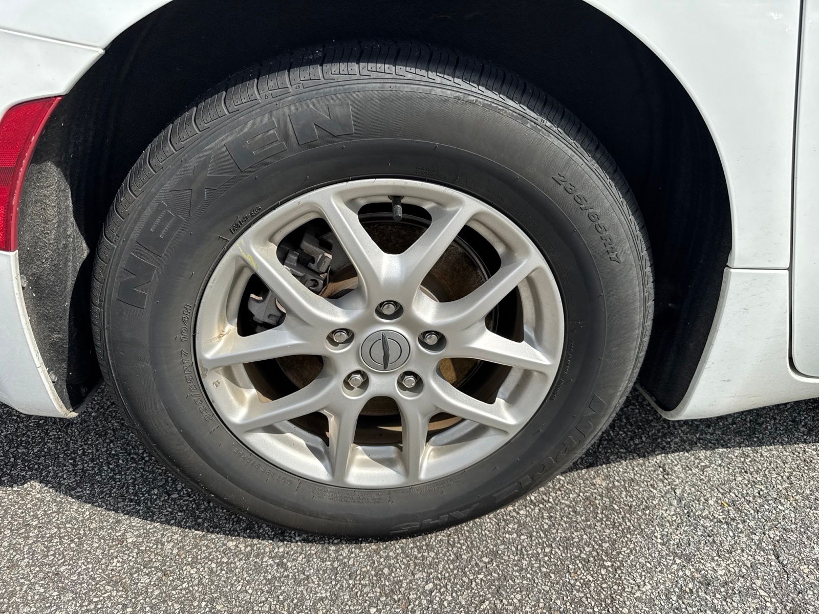 Used 2023 White Chrysler Touring L image 11