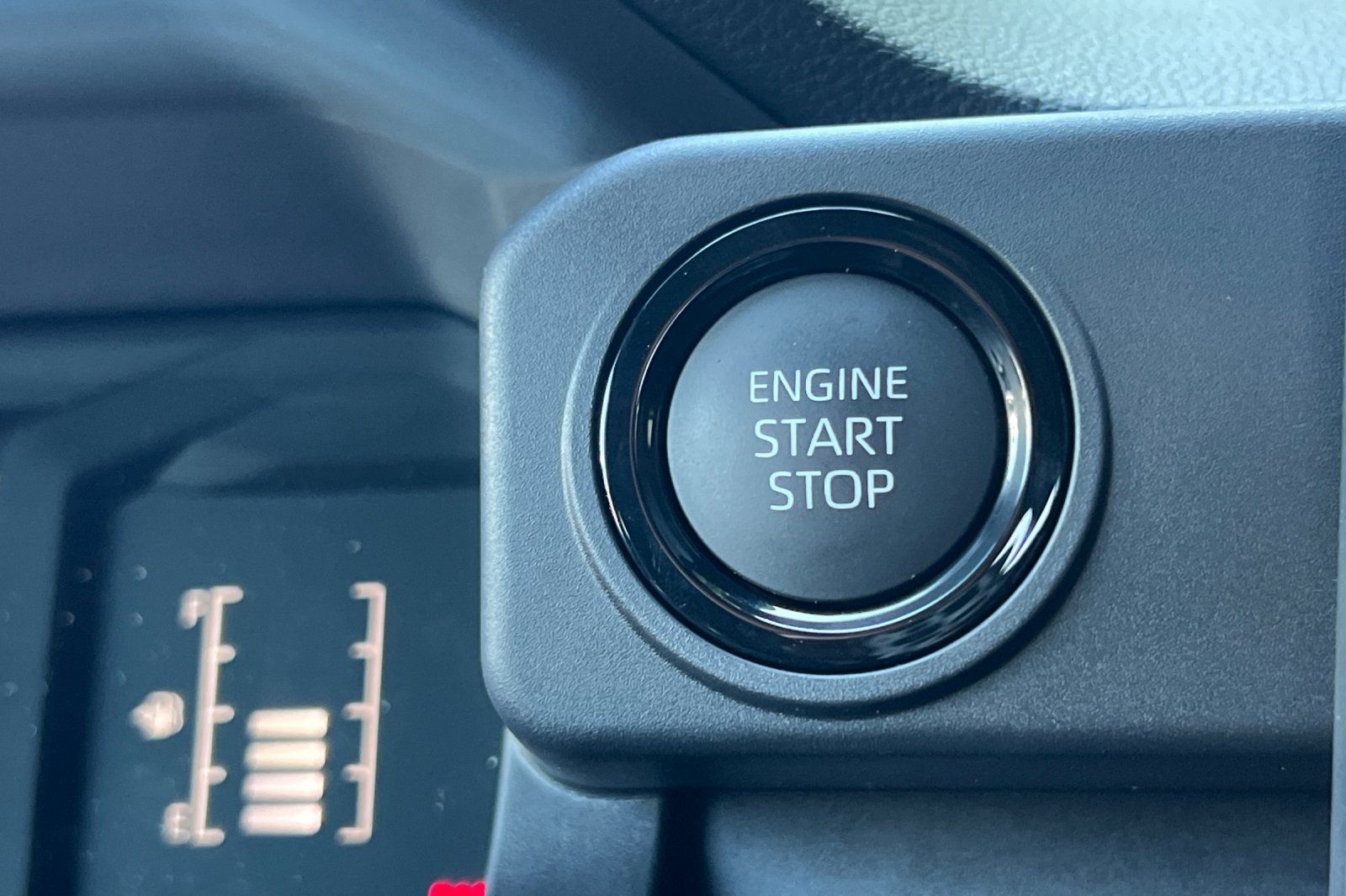 2025 Toyota Tacoma SR5 - Photo 24