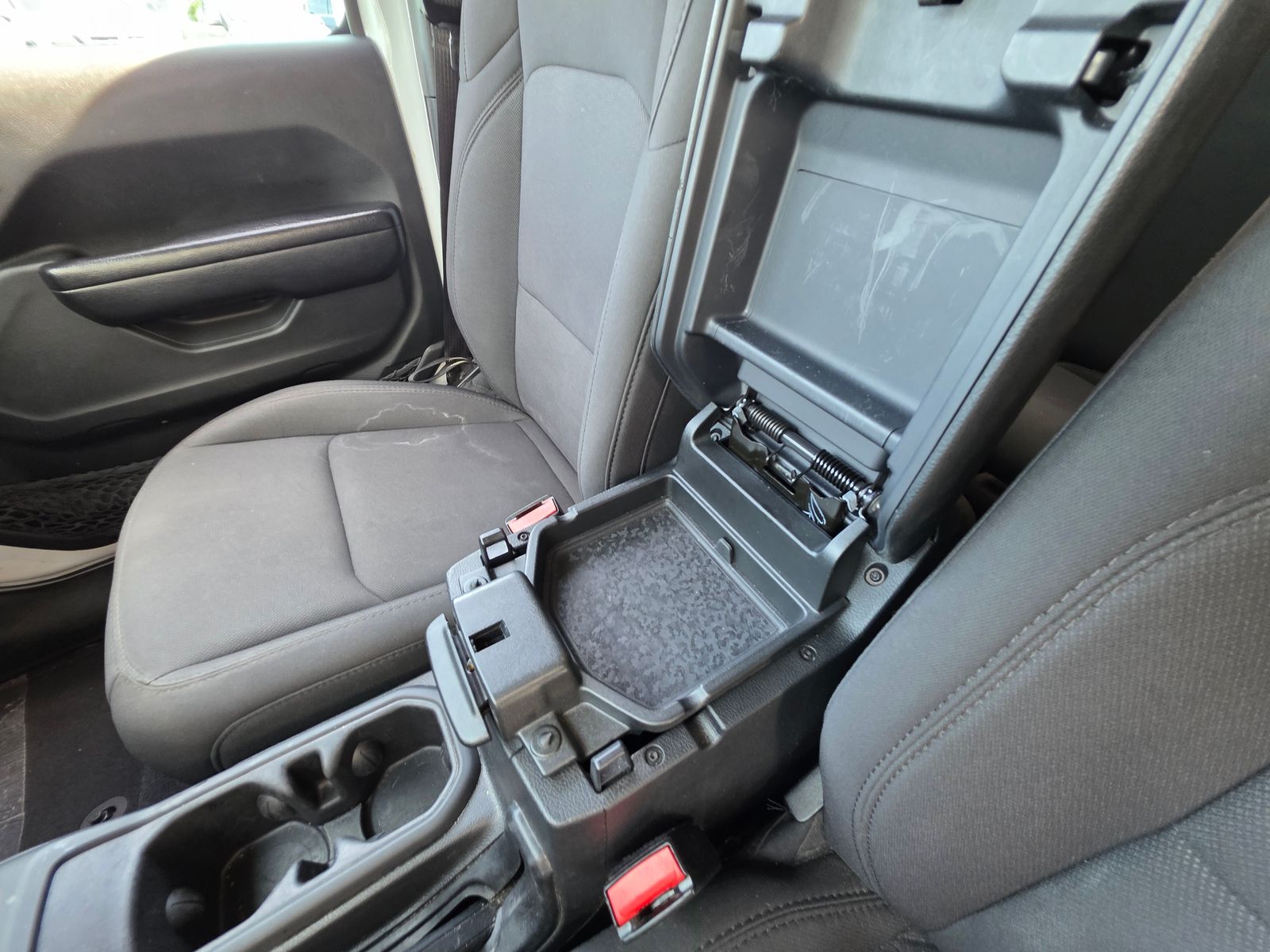 Used 2023 White Jeep Sport S image 27