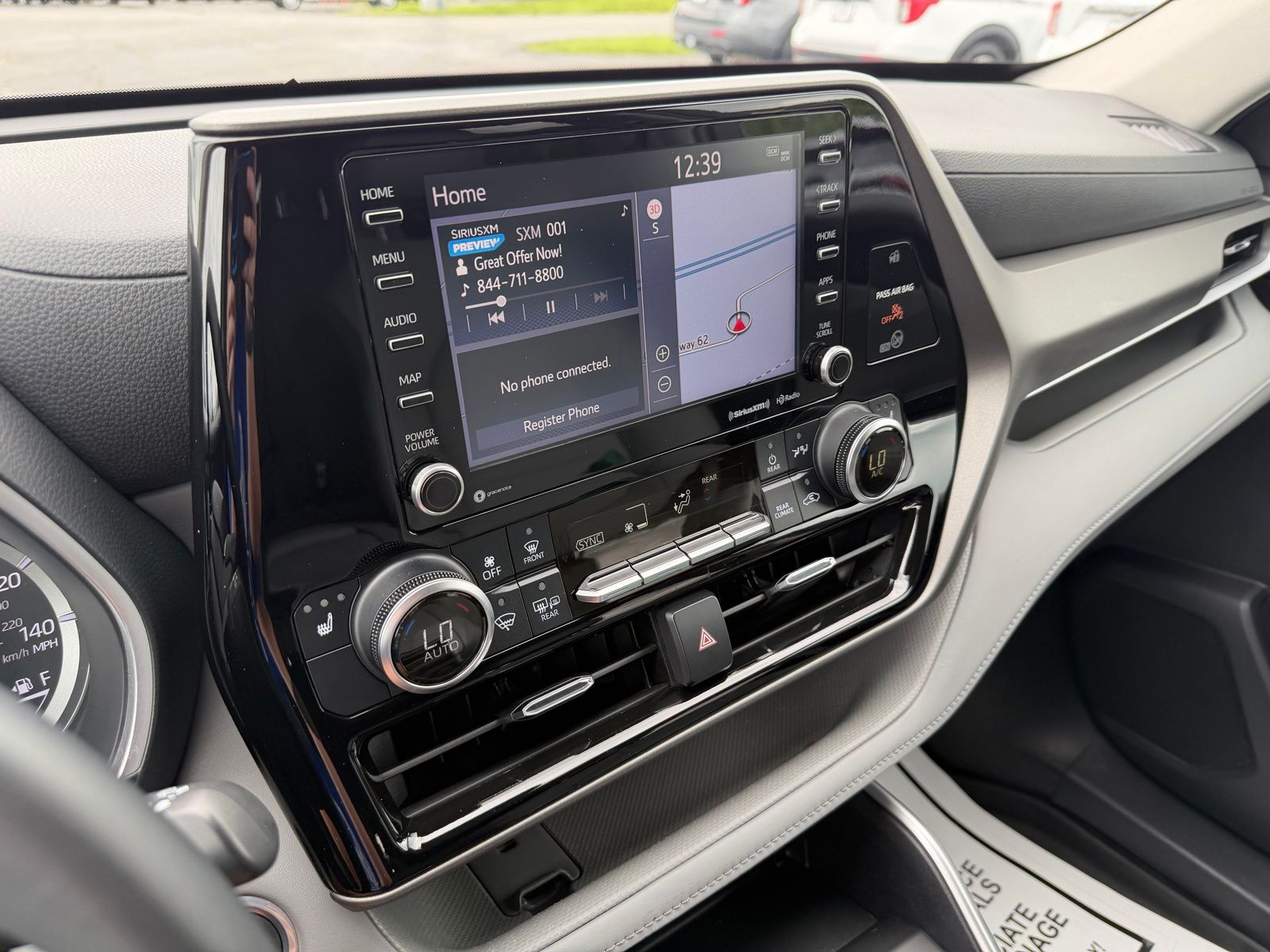 2021 Toyota Highlander image 21