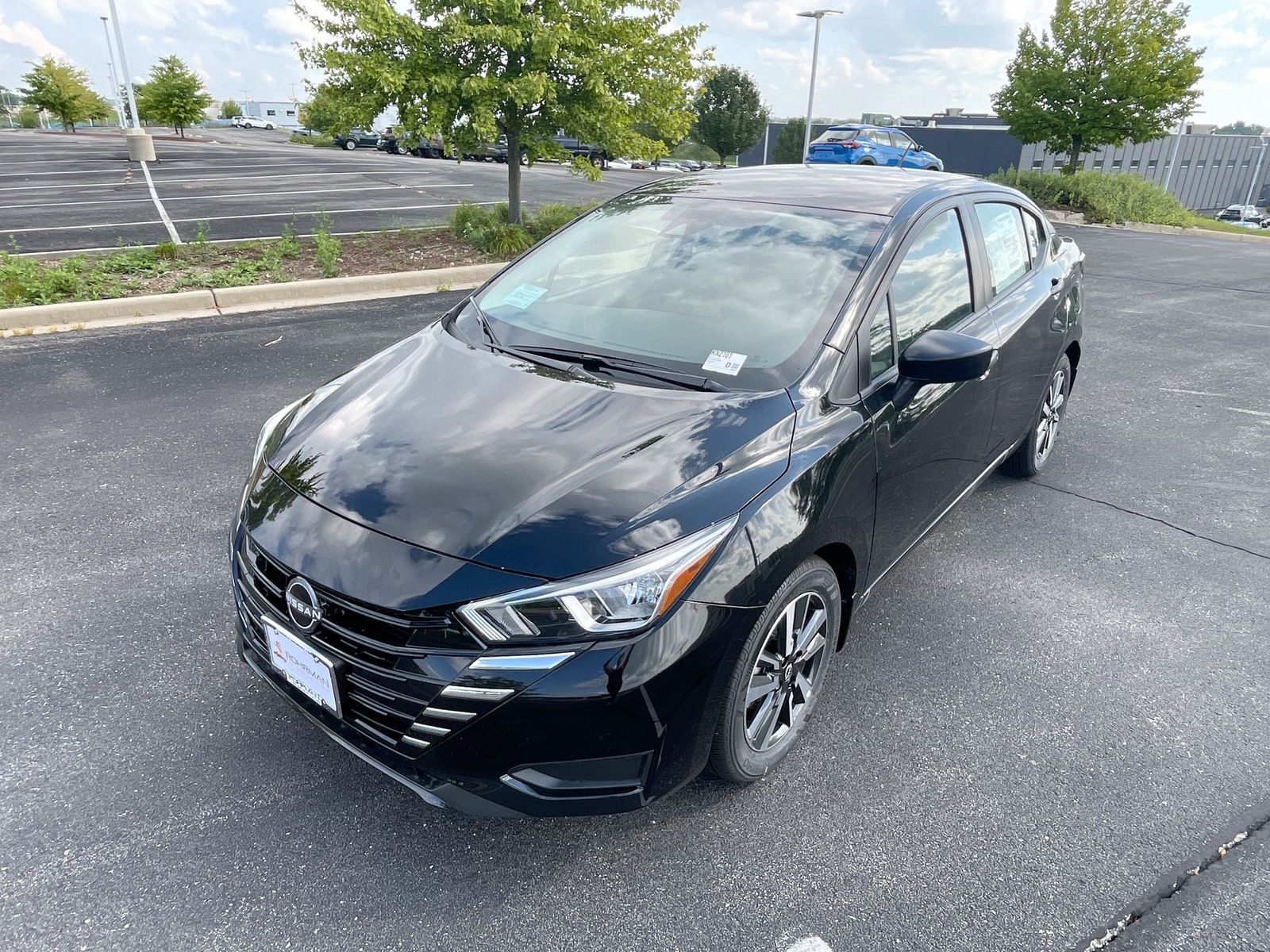 2024 Nissan Versa 1.6 S 25