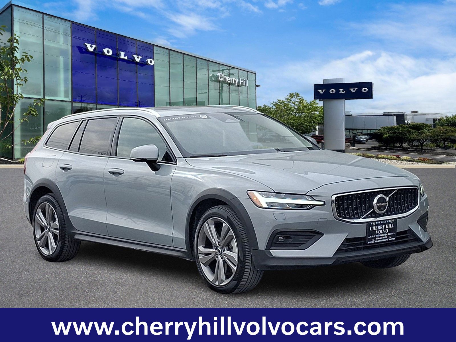 2025 Volvo V60 Cross Country B5 Plus AWD