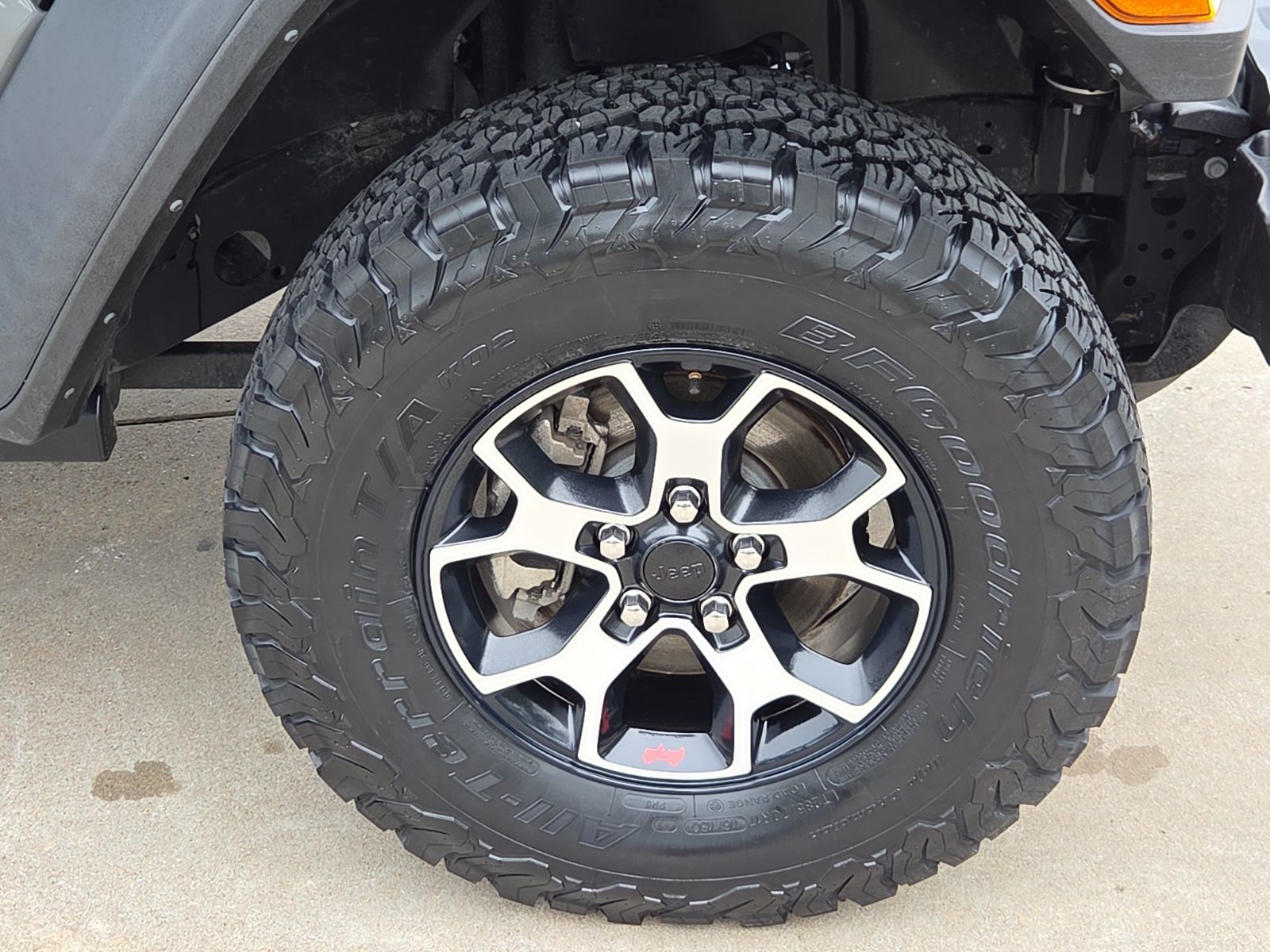View vehicle photo 7