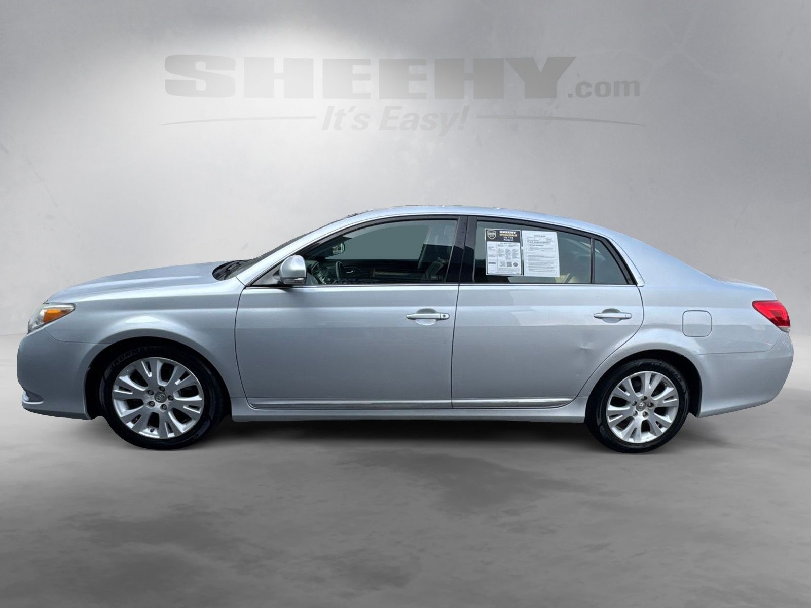 Used 2012 Classic Silver Metallic Toyota Base image 14