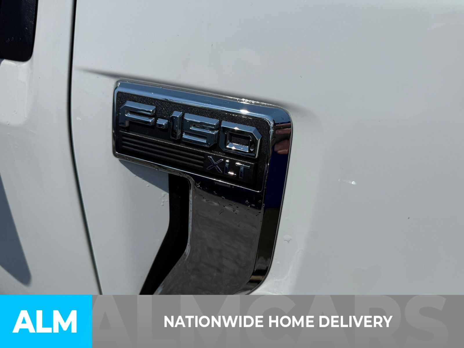 Used 2025 Oxford White Ford XLT image 4