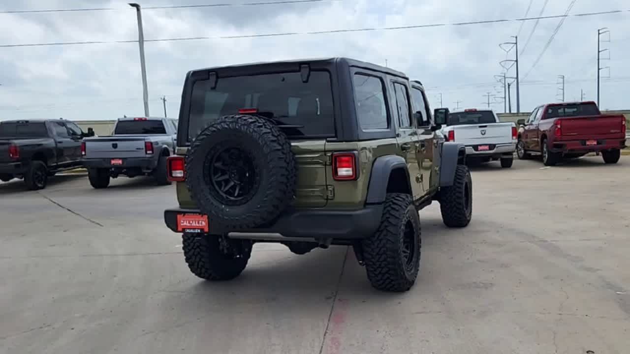 View vehicle photo 7