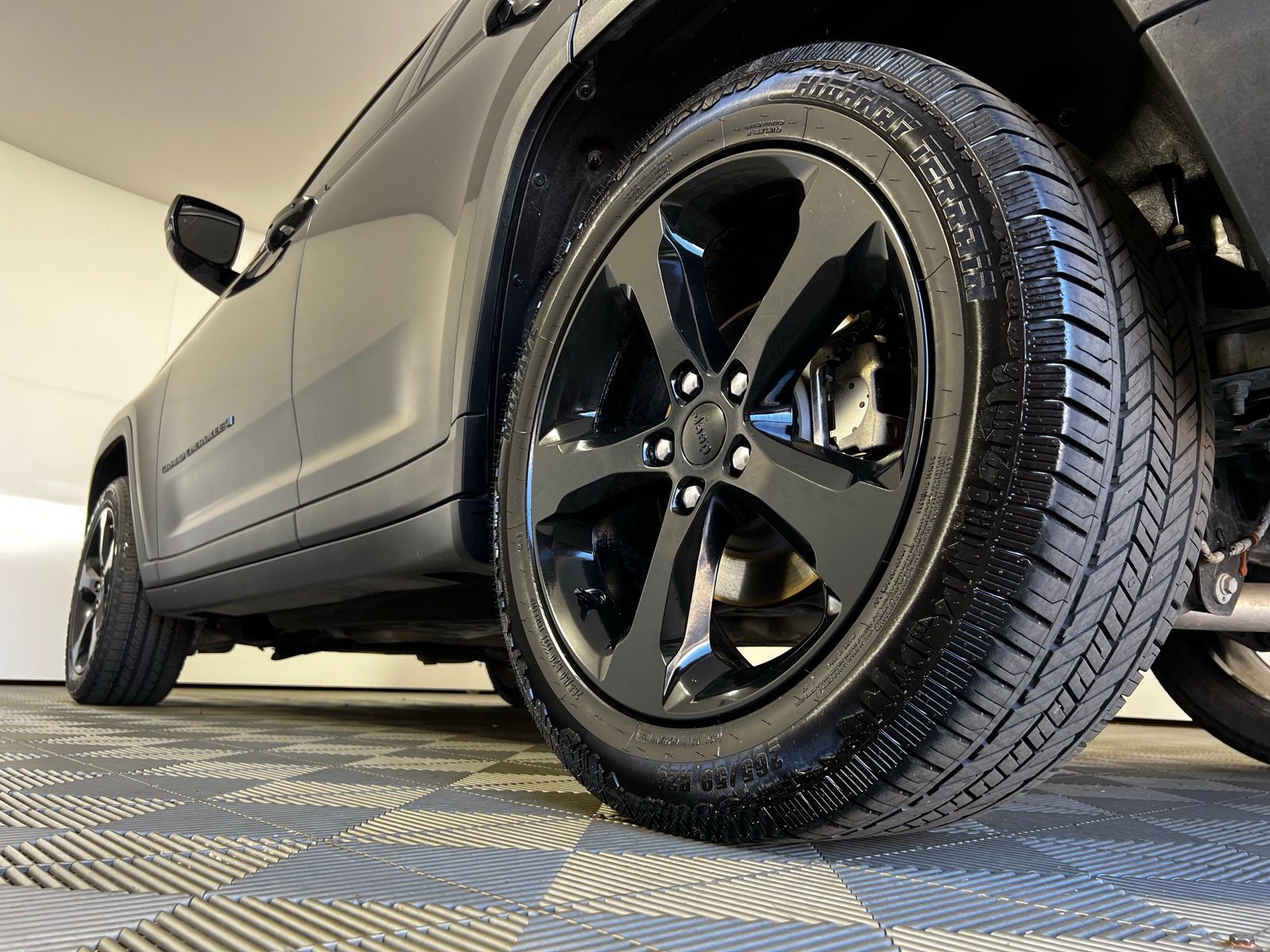 Thumbnail: 2023 Jeep Grand Cherokee - 28