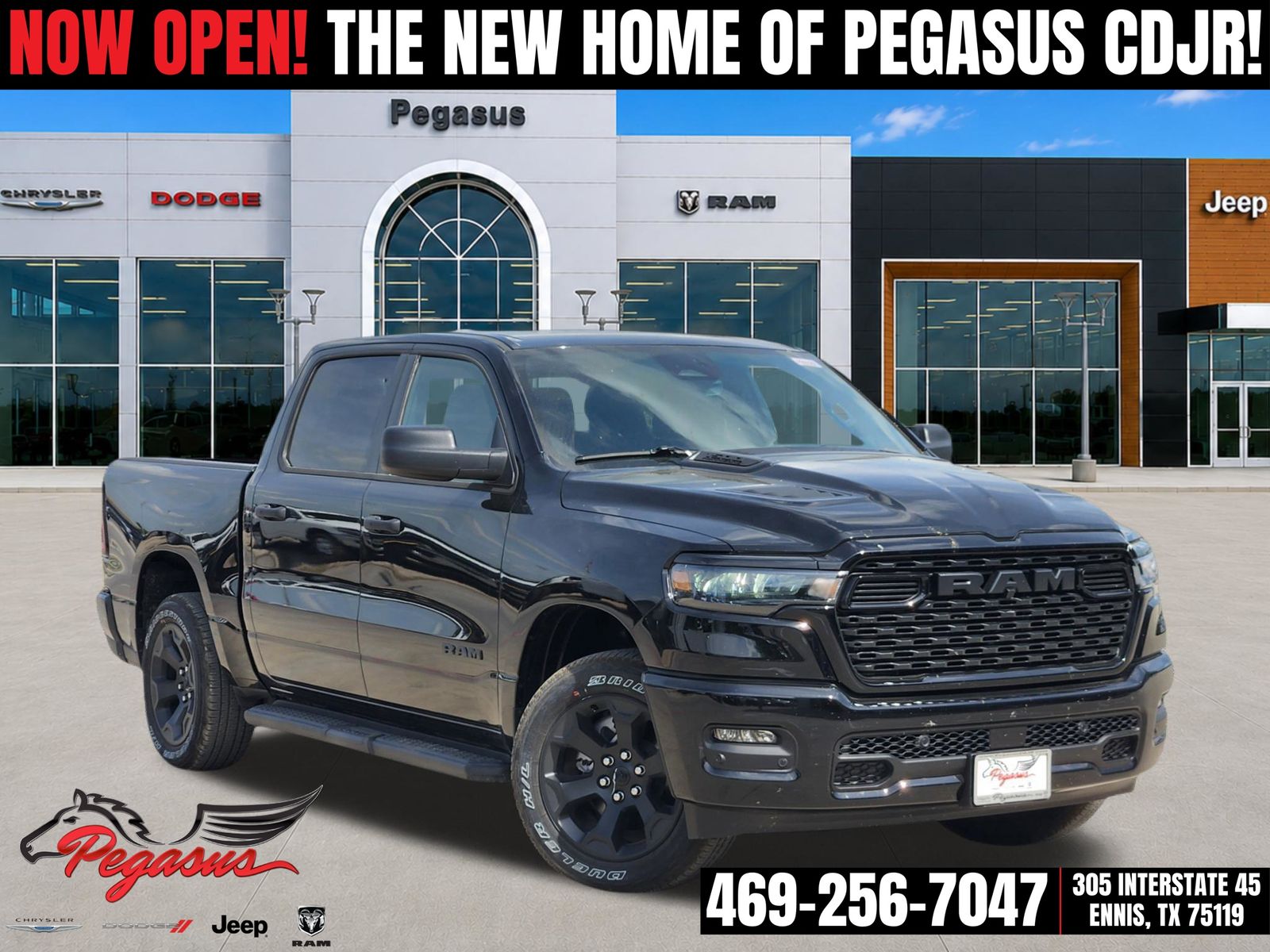 Diamond Black Crystal Pearlcoat 2026 RAM 1500 Pickup Truck Four-Wheel Drive 8-Speed Automatic