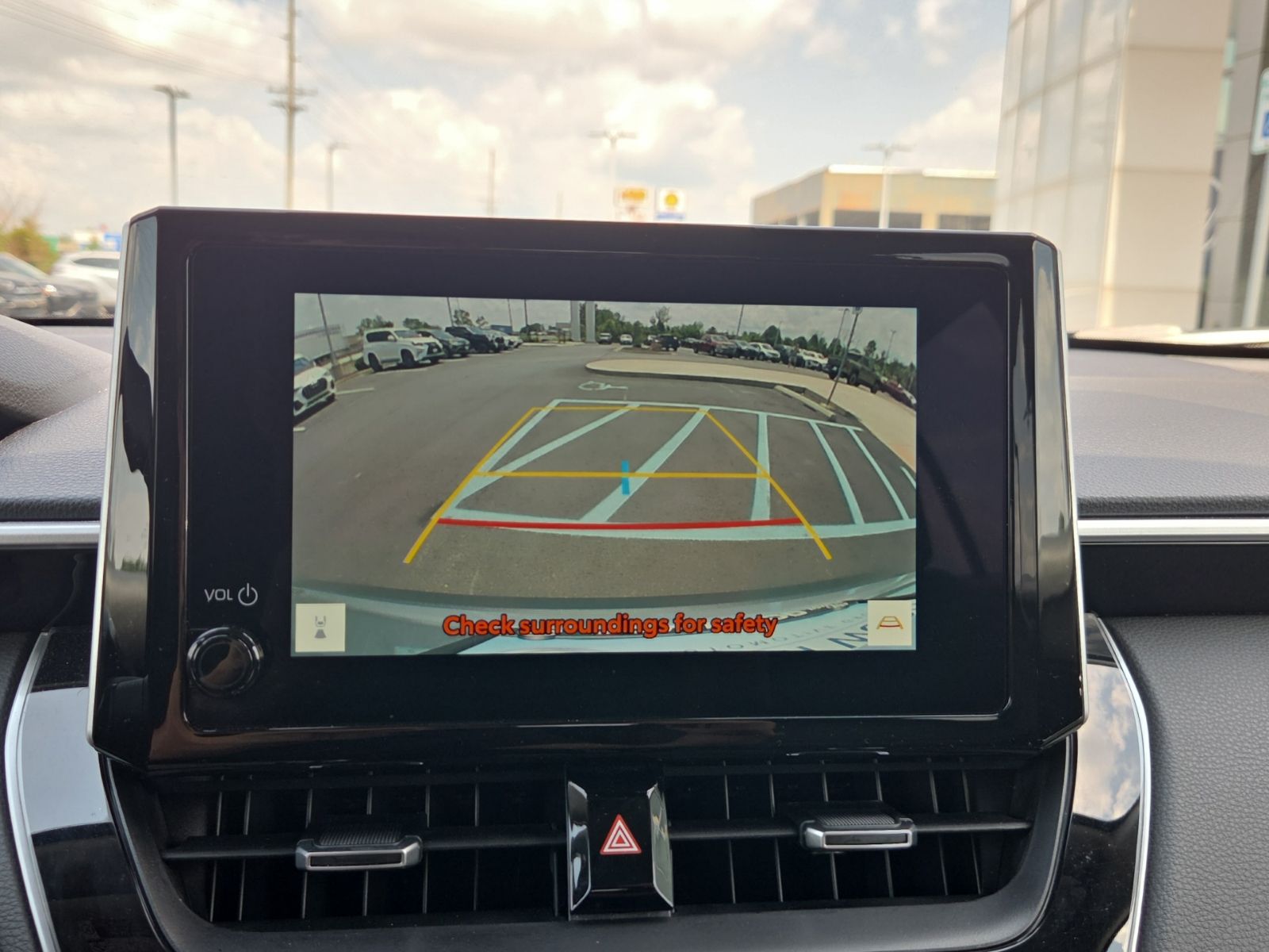 2025 Toyota Corolla Cross XLE - Photo 35